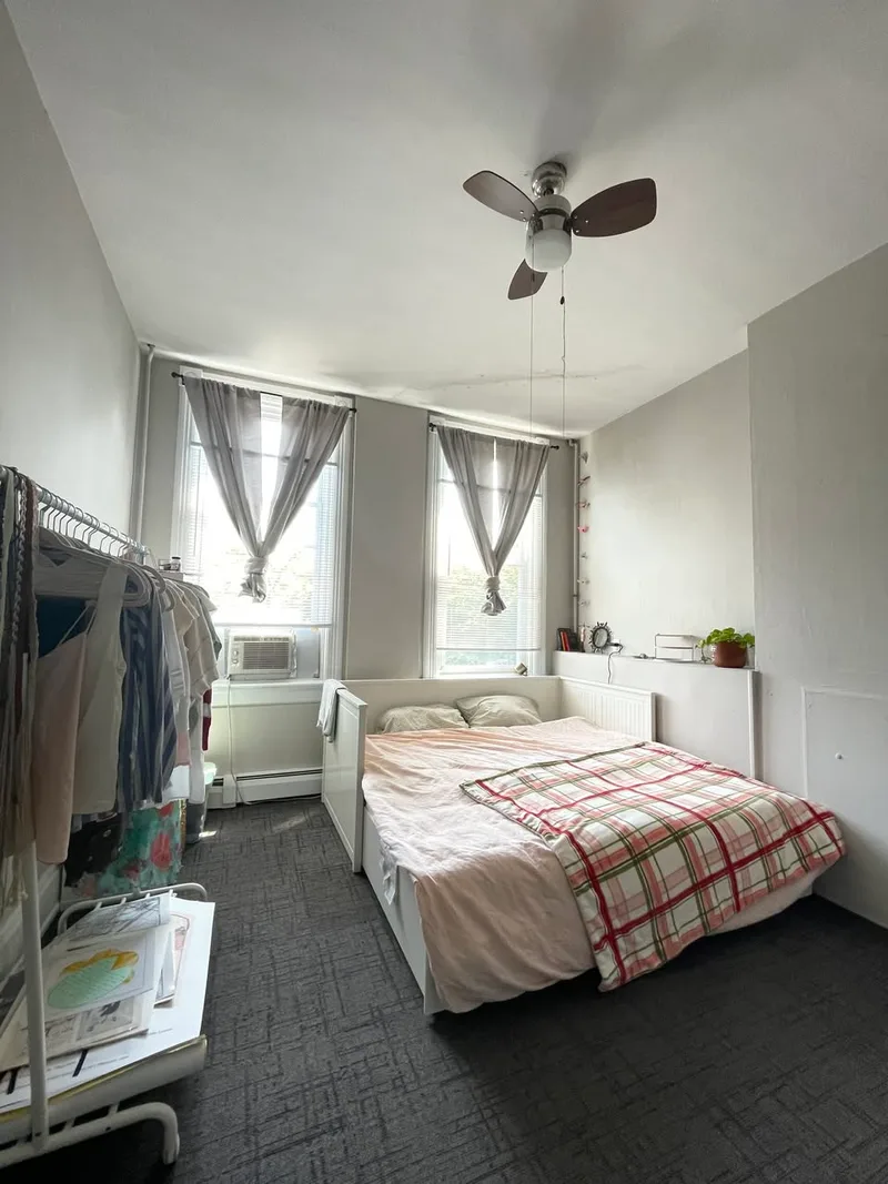 Cute shared room in Westwood