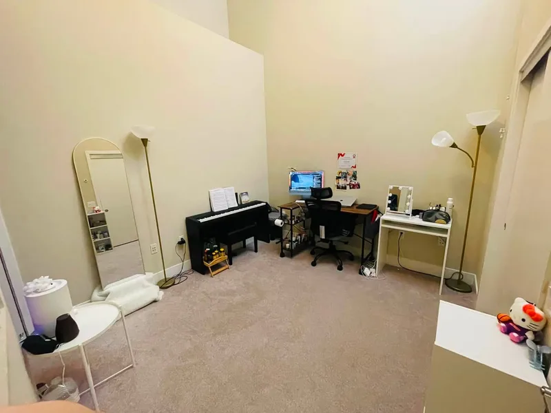 Shared room in off-campus house