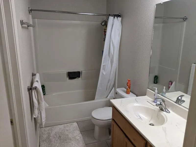 Room near UH campus