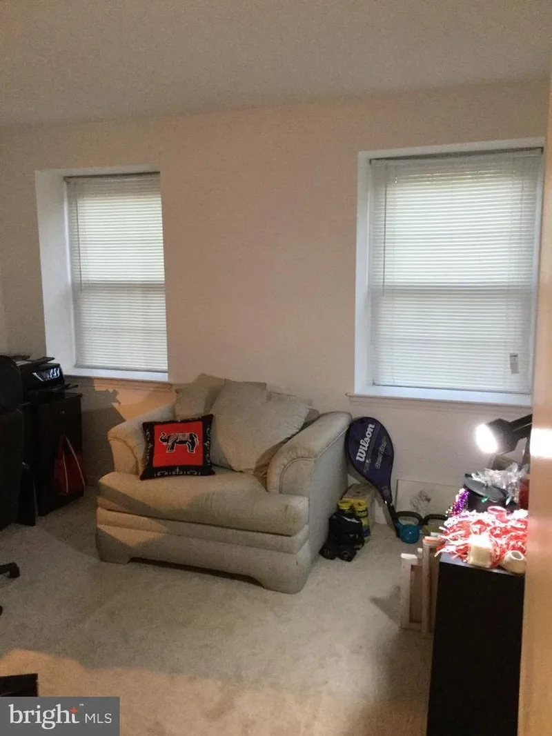 Modern room near Curtin
