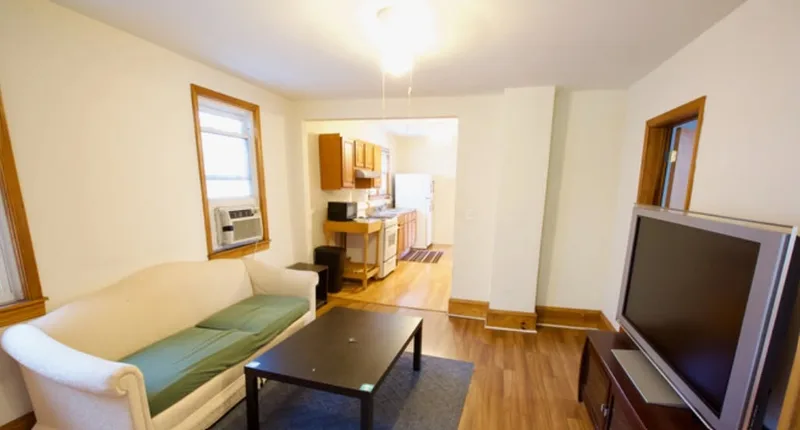 Room for rent in a 3-bedroom house