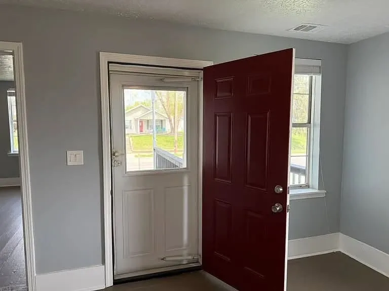 Clean studio near UMichigan, Aug move-in