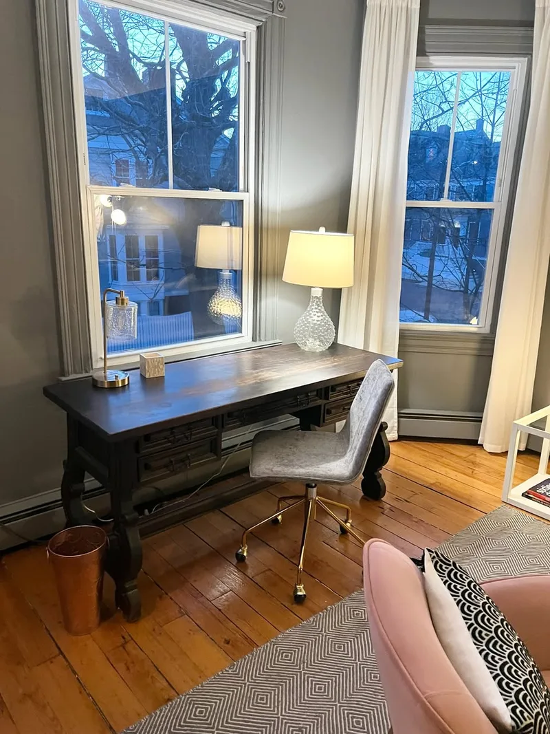 Large private room near SU