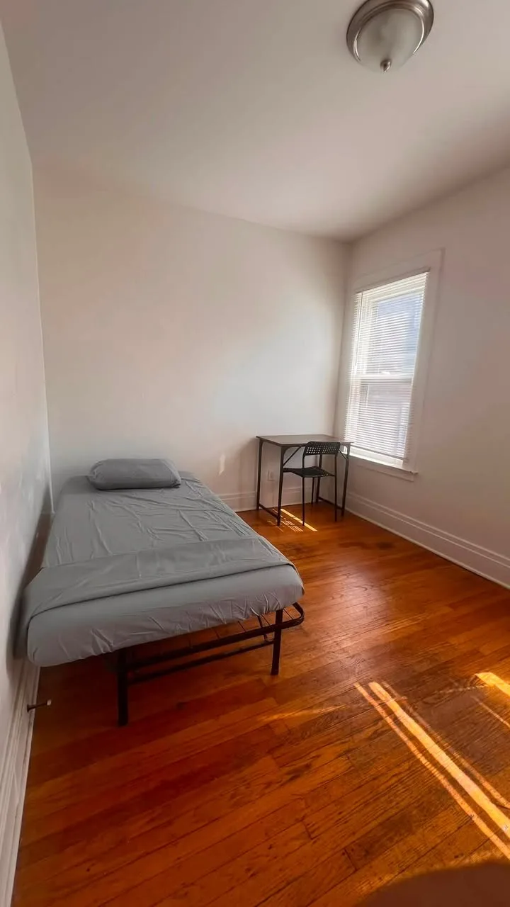 Private room in Footscray for a veg guy