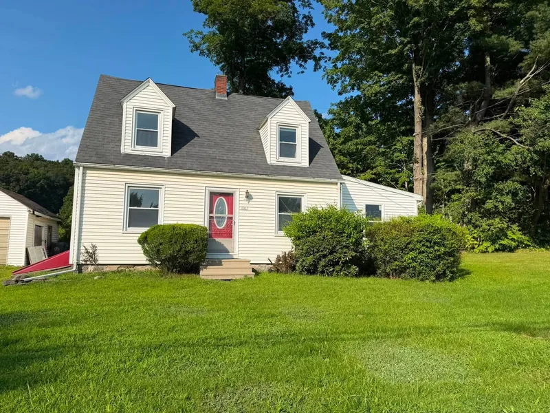 Room for rent in a house near UT
