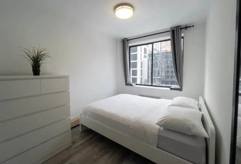 Cozy room in Back Bay apt