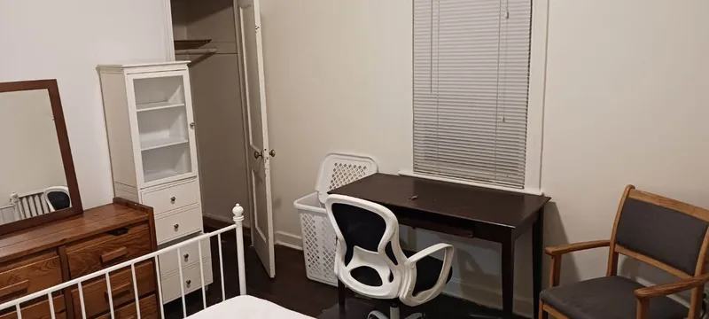 Cozy private room near UTA