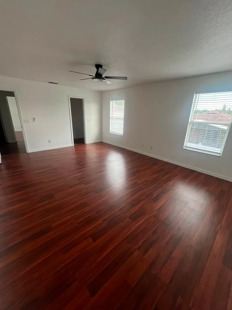 Private room in quiet Westover Hills