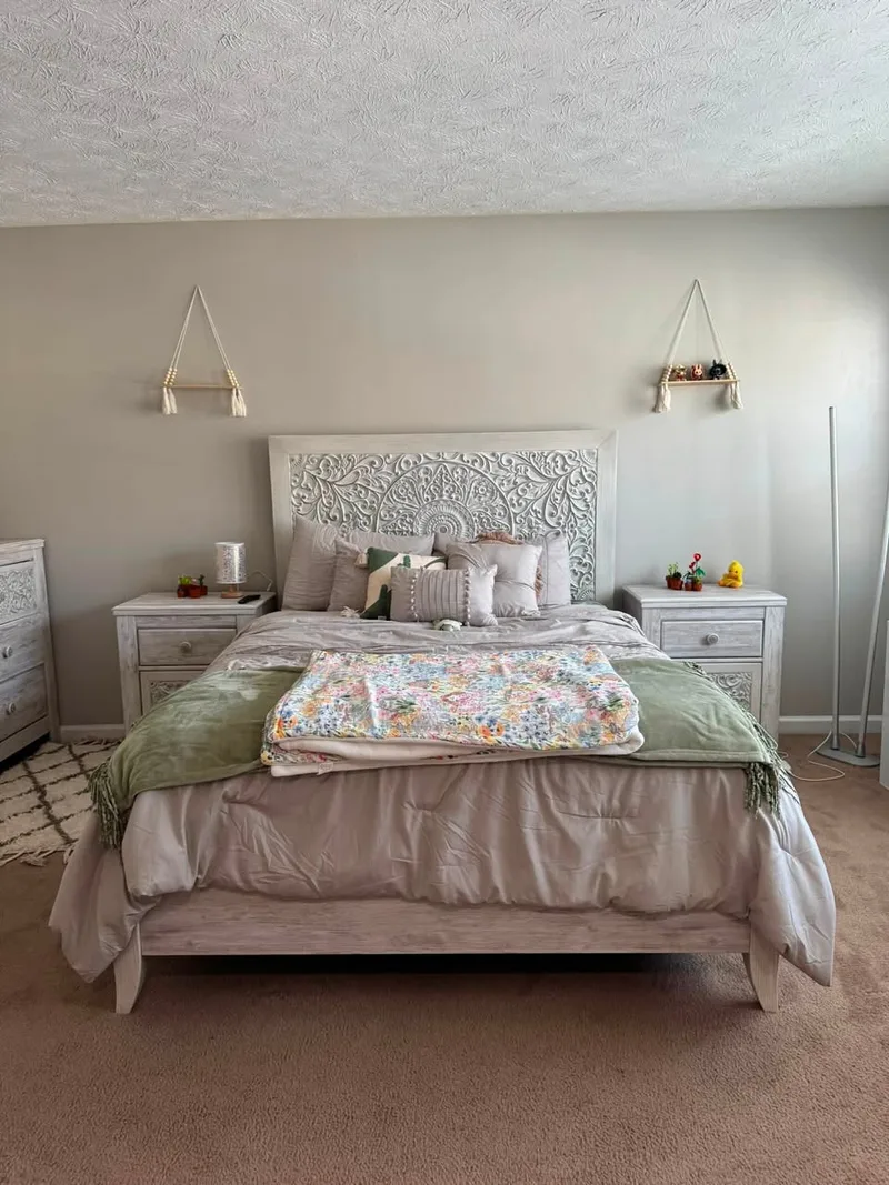 Private room in shared house near campus