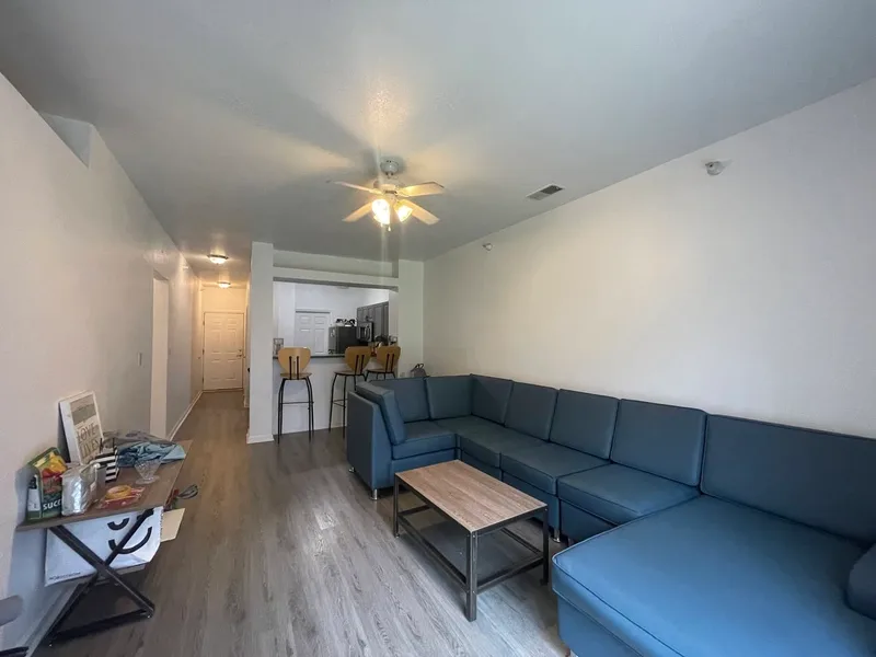 Spacious room in Subiaco apartment