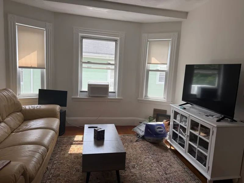Eggetarian kitchen, 2BR near NEU