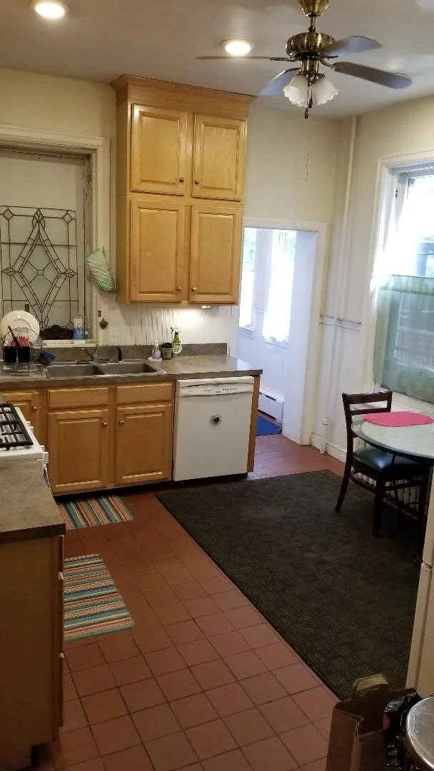 Private room in 3BR house near VT campus