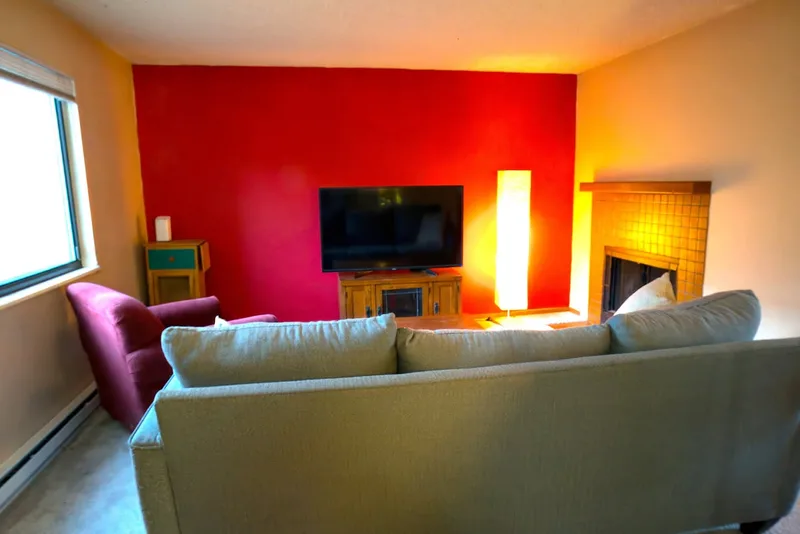 Spacious private room in friendly Alamo Heights home