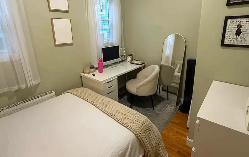 Room in Bedford Park